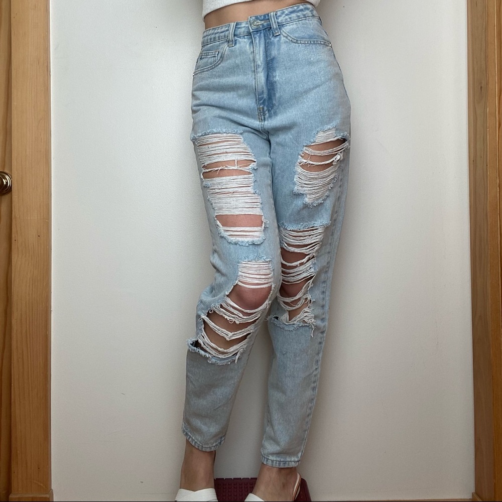High-waisted Distressed Jeans (LW)